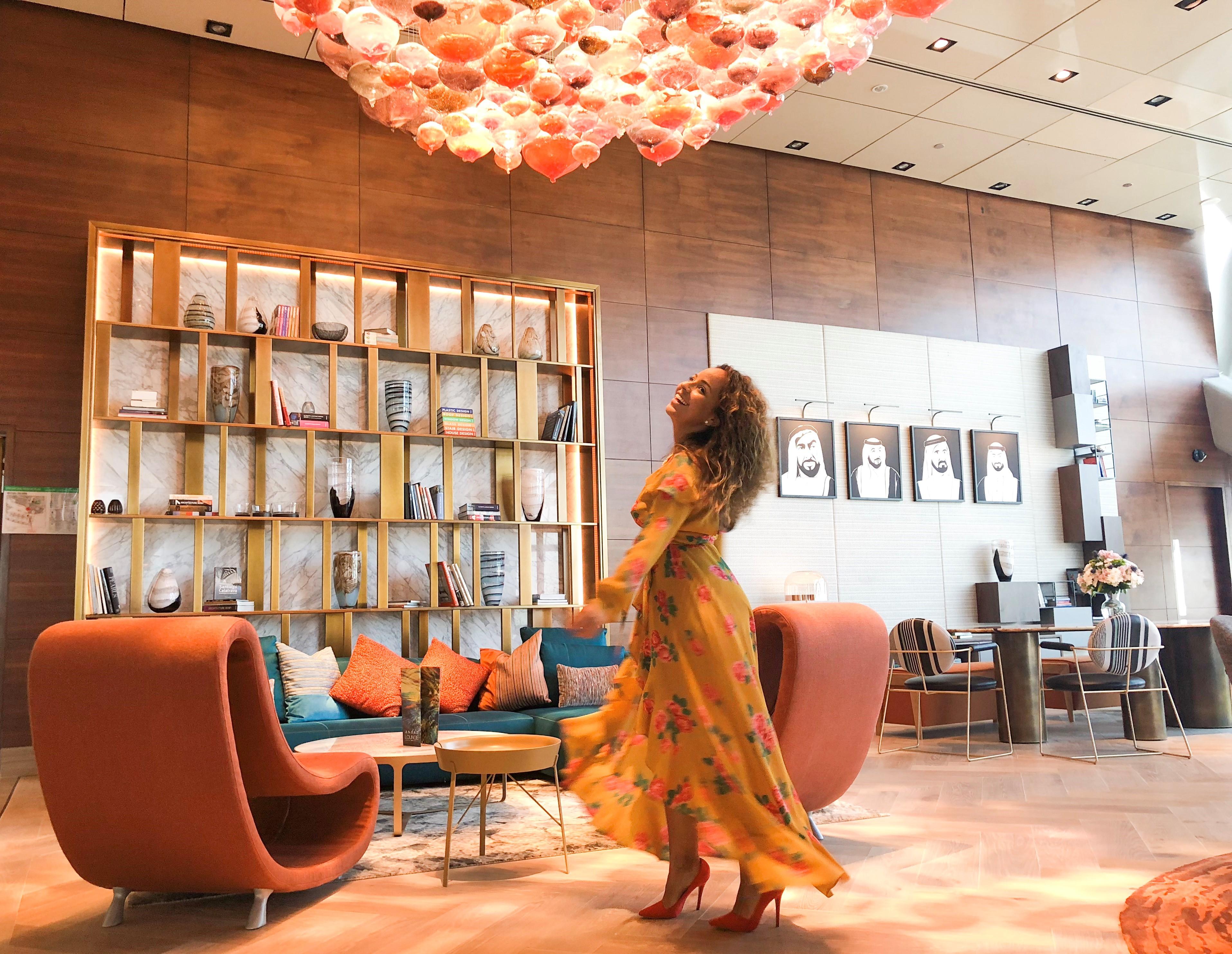 Hotel Andaz Capital Gate Abu Dhabi, By Hyatt Esterno foto The interior of the lounge