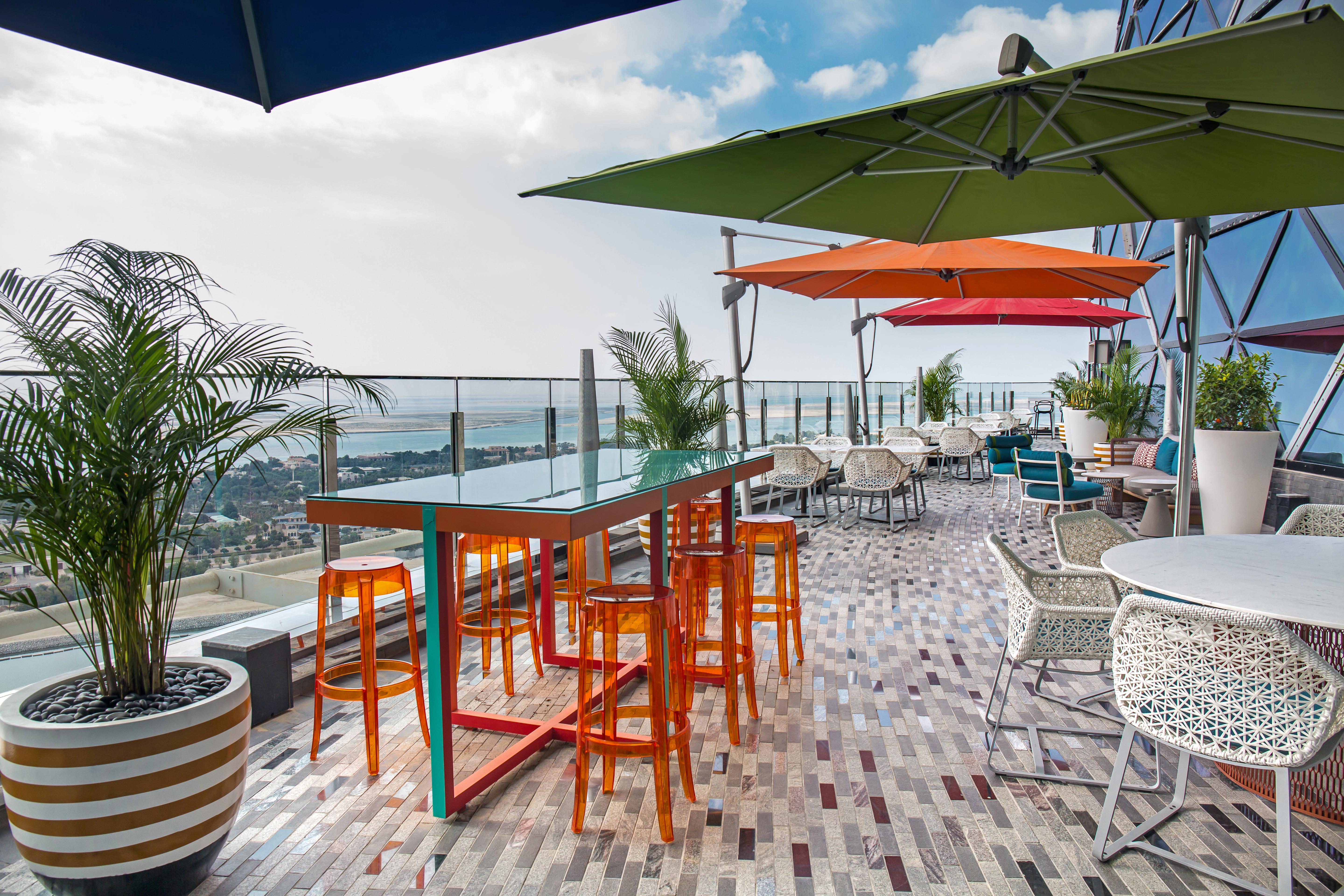 Hotel Andaz Capital Gate Abu Dhabi, By Hyatt Esterno foto The rooftop bar