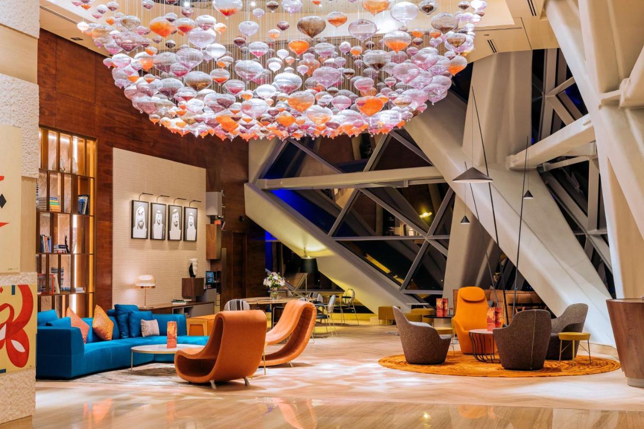 Hotel Andaz Capital Gate Abu Dhabi, By Hyatt Esterno foto The lobby of the hotel