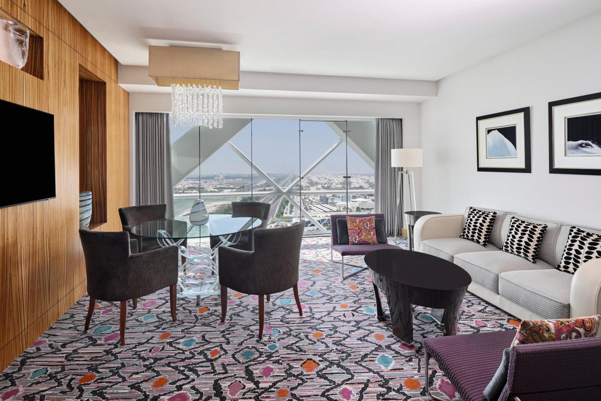 Hotel Andaz Capital Gate Abu Dhabi, By Hyatt Esterno foto A suite at the Hilton London West End